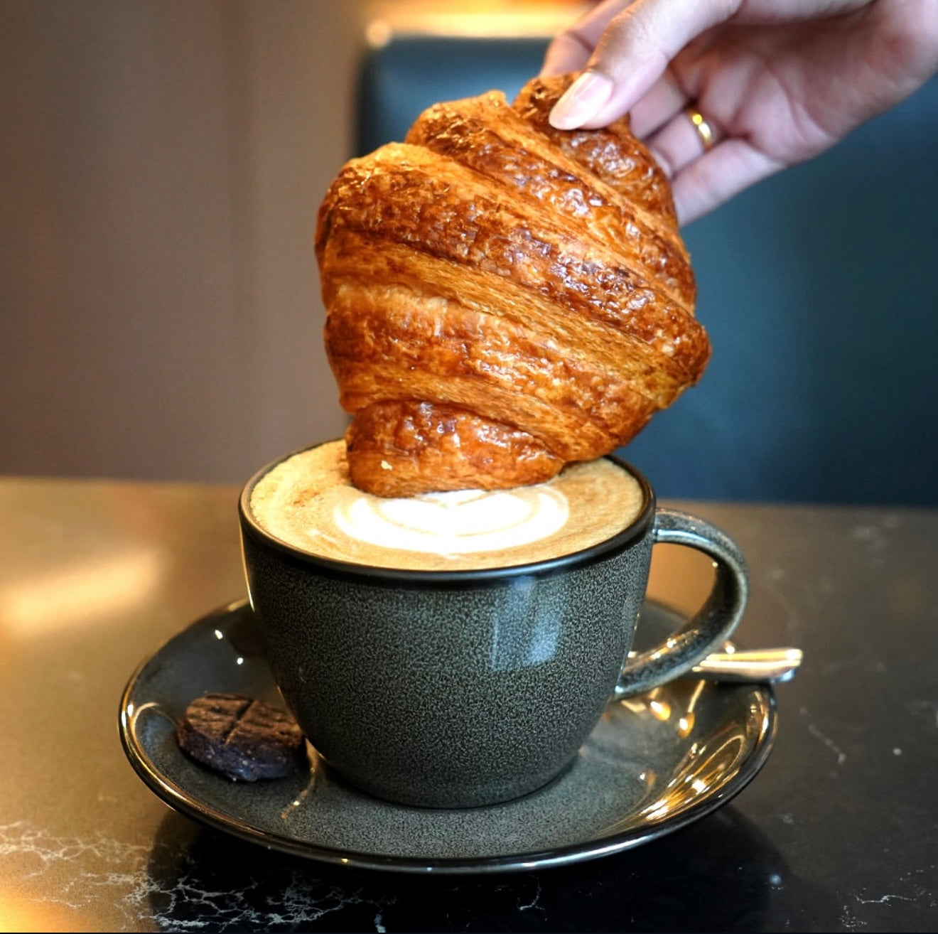 From Cake to Coffee: Discover Manila’s Best Café Experience